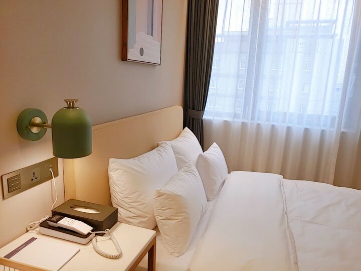 room detail thumbnail 0