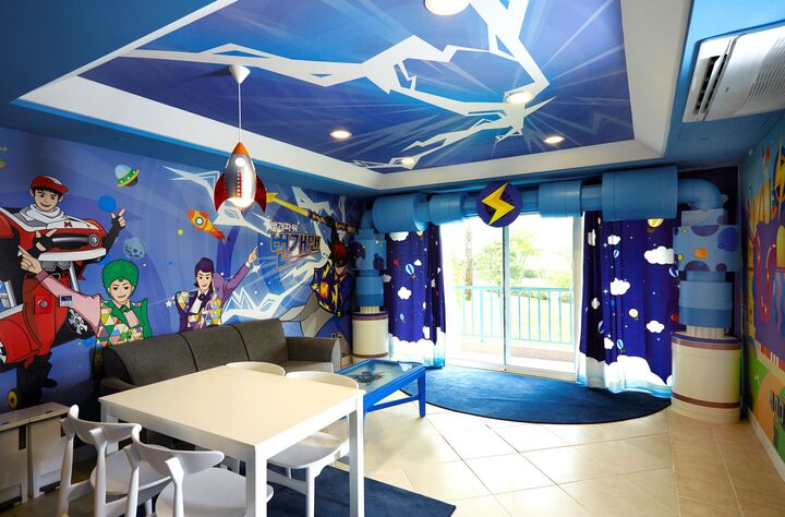 room detail thumbnail 2