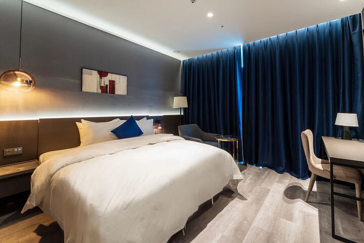 room detail thumbnail 0