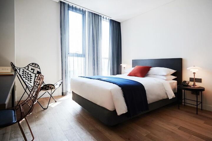 room detail thumbnail 1