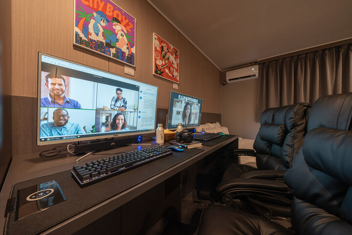 room detail thumbnail 2