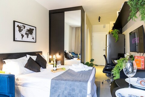 알리안츠 파르케 AC 솔라리오, 브라질리언 코너