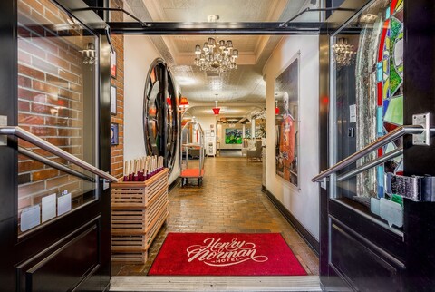 헨리 노만 호텔