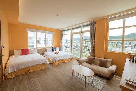 헤이 레츠 플레이 B&B