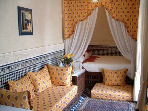 나디르 홈 리아드