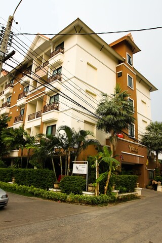 유니코 스리나카린 레지던스