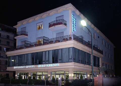 호텔 홀리데이즈