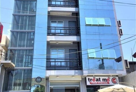 레드도어즈 앳 빌라 E 맨션