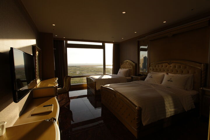 room detail thumbnail 1