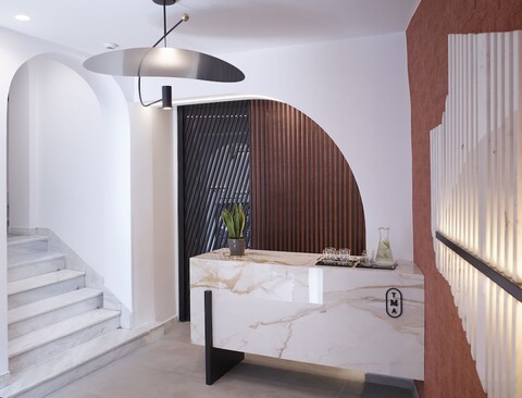 더 마르블루스 아테네