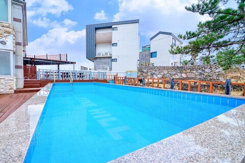 제주 랑데뷰펜션