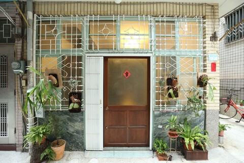 어도어 타이난 - 어도어 스페이스