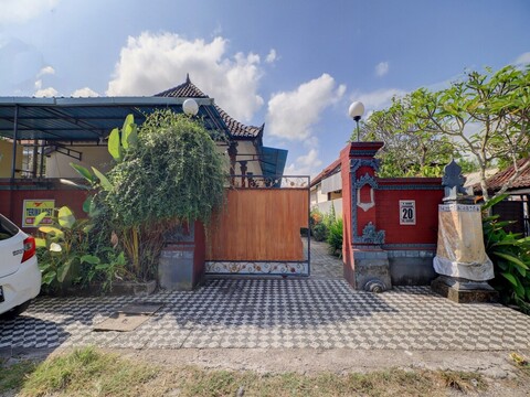 OYO 라이프 92838 코스트 이부 수리아