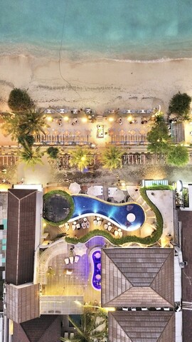 더 비치 하우스 리조트