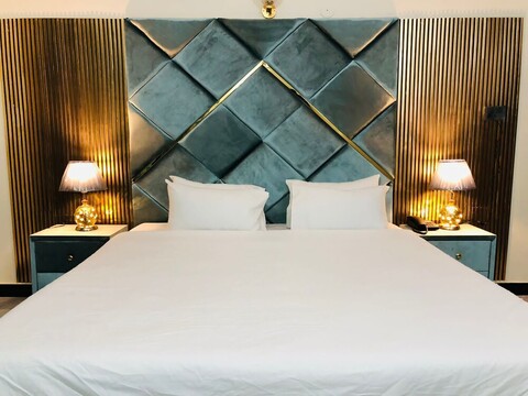 로얄 엑제큐티브 게스트 하우스 F-8