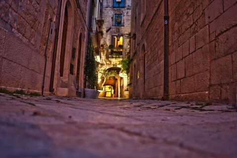 코르트 알타빌라 렐레 & 샤르메