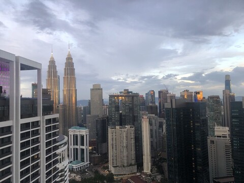 스카이 탑 풀 바이 플래티넘 스위트스 KLCC