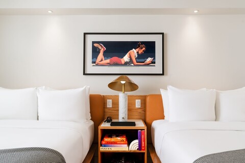 쇼트 스토리스 호텔