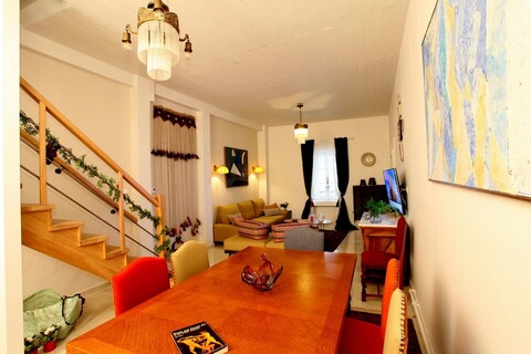 아테니안 니체 인 플라카