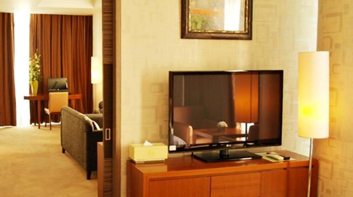 room detail thumbnail 1