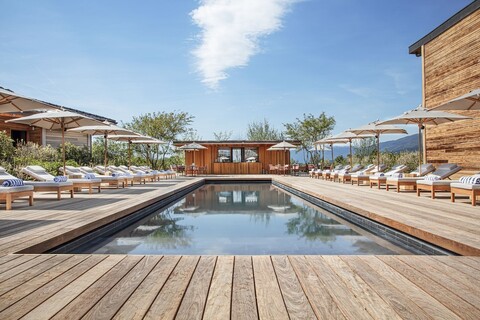 지바 힐 리조트 - 제네브