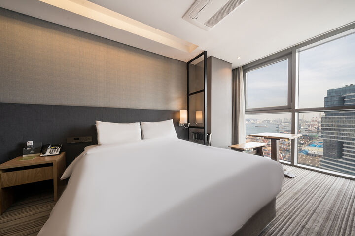 room detail thumbnail 0