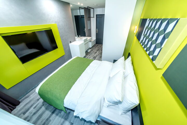 room detail thumbnail 1