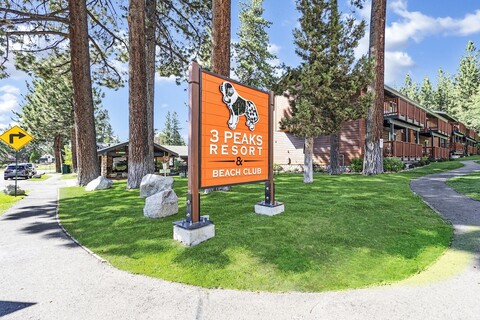 쓰리 픽스 리조트 앤드 비치 클럽