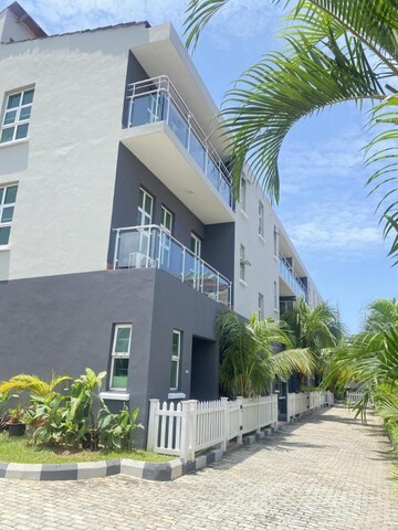 Sunflower Residence, Oniru
