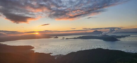 블로잉 인 더 윈드 타가이타이