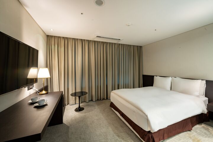 room detail thumbnail 0