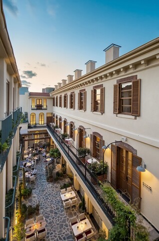 에꼴 세인트 피에르 호텔