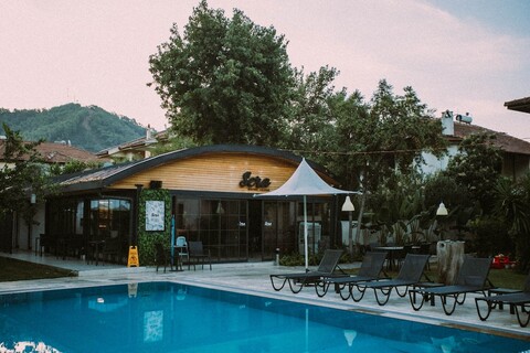 비라 호텔 & 스위트