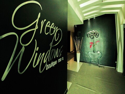 백신을 맞은 직원 - 캐피탈 O 826 그린 윈도우 도미텔