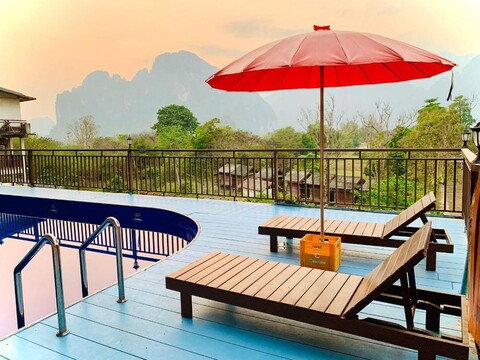 해피 리버뷰 호텔 방비엥