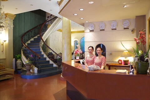 더 스프링 호텔