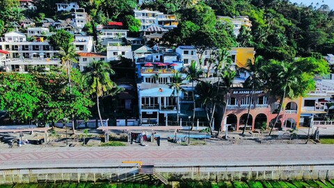 몬타니 비치 리조트 푸에르토 가레라 파워드 바이 코코텔