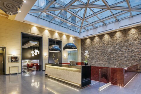 유로스타스 팔라조 지치