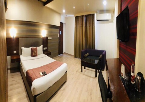 Astra Hotels & Suites - Kadubisanahalli