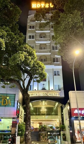 화이트 라이온 호텔