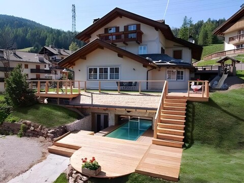 Arnica Mountain Hotel