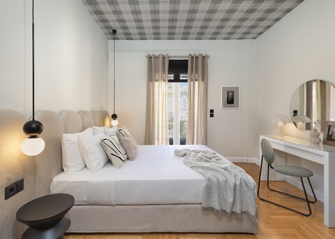 스테이 시크 아테네