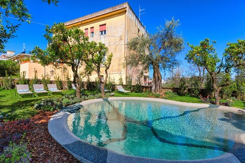 언컨벤셔널 호텔 소렌토