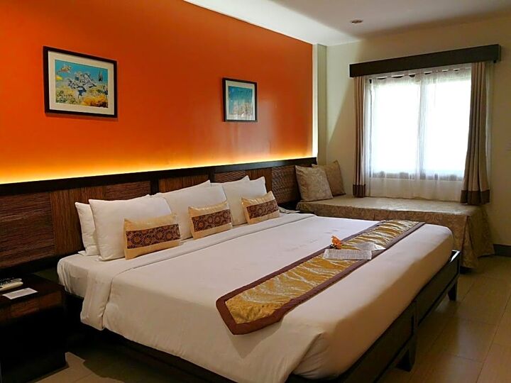 room detail thumbnail 1