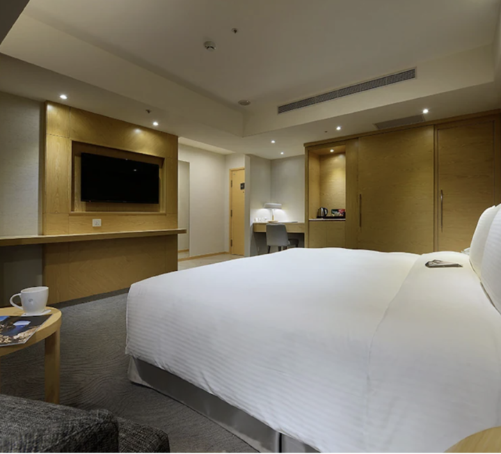 room detail thumbnail 2