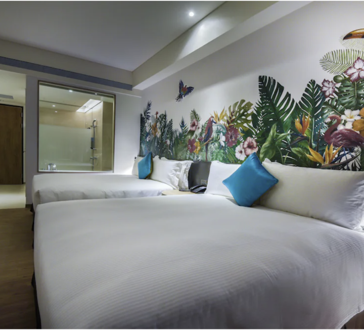 room detail thumbnail 1