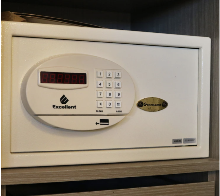 room detail thumbnail 1