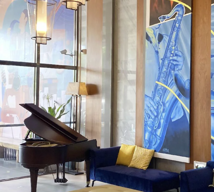 room detail thumbnail 2