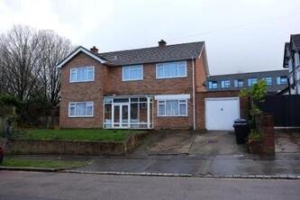 Many Worlds Meet - EuroStar, Wimbledon 30 mins, Central London, Gatwick 15 mins - Spacious, Sleeps u