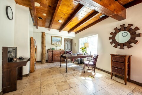 에메랄드 베이 로지